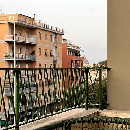 Near Vatican, Irnerio 47 Guest House Roma Exterior foto